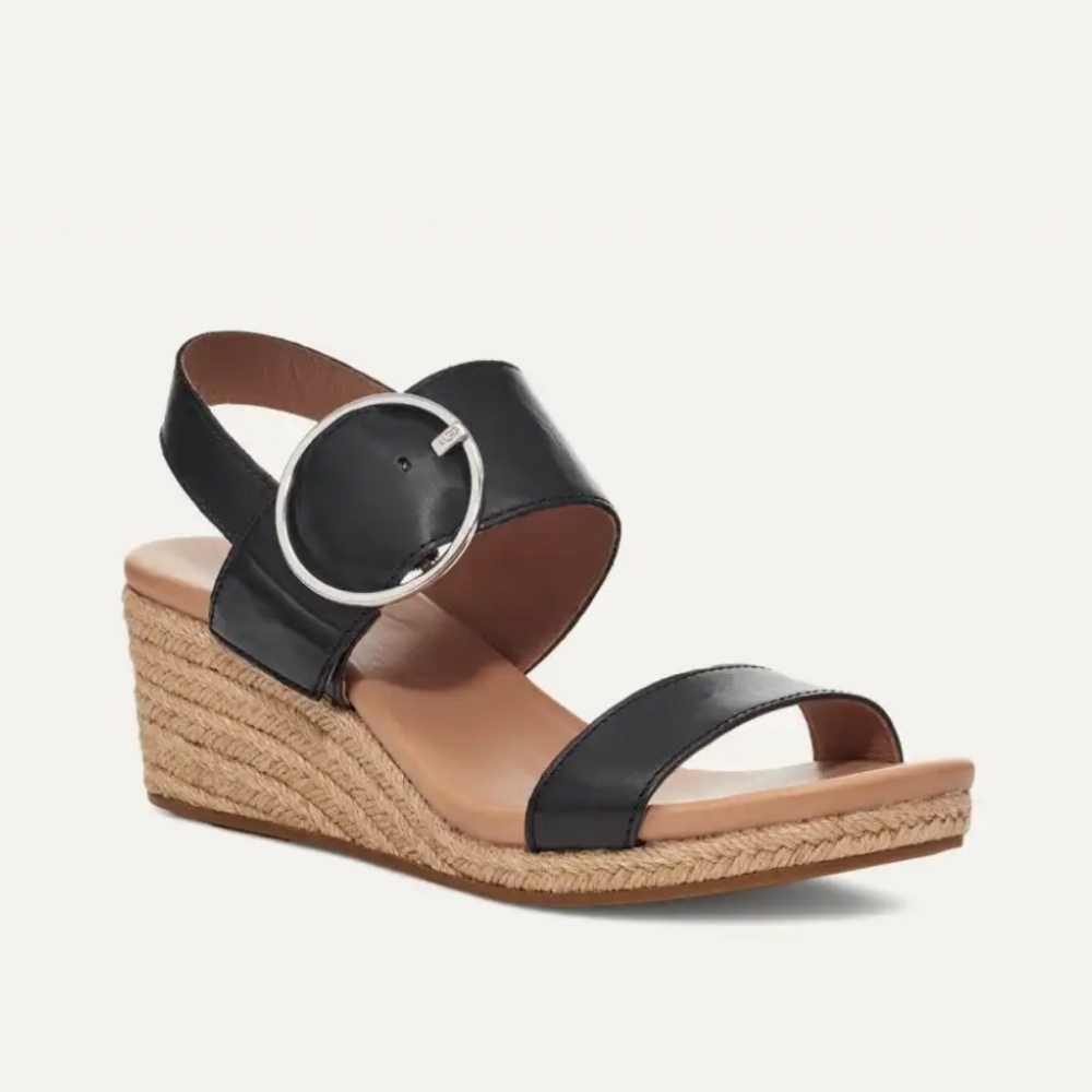 🌻 UGG NAVEE WEDGES SANDALS 🌻